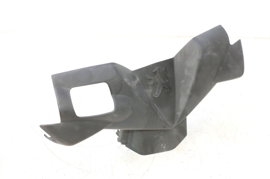 photo de COUVRE GUIDON AVANT PEUGEOT LUDIX PRO 2T 50 (2010 - 2017) - Gros plan technique