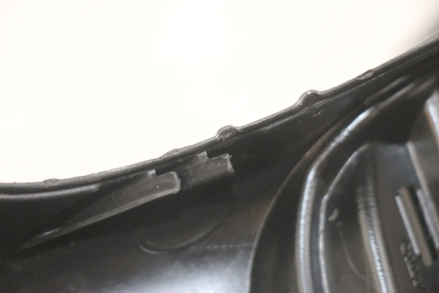 photo de COUVRE GUIDON AVANT PIAGGIO MP3 HPE 300 (2019 - 2026) - Autre angle de vue