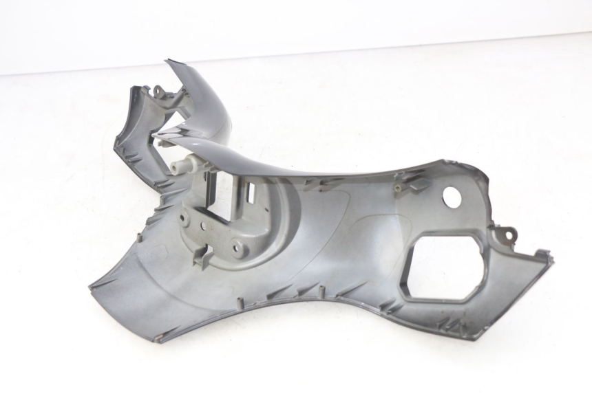 photo de COUVRE GUIDON AVANT PIAGGIO MP3 500 (2014 - 2017) - Détail de la pièce