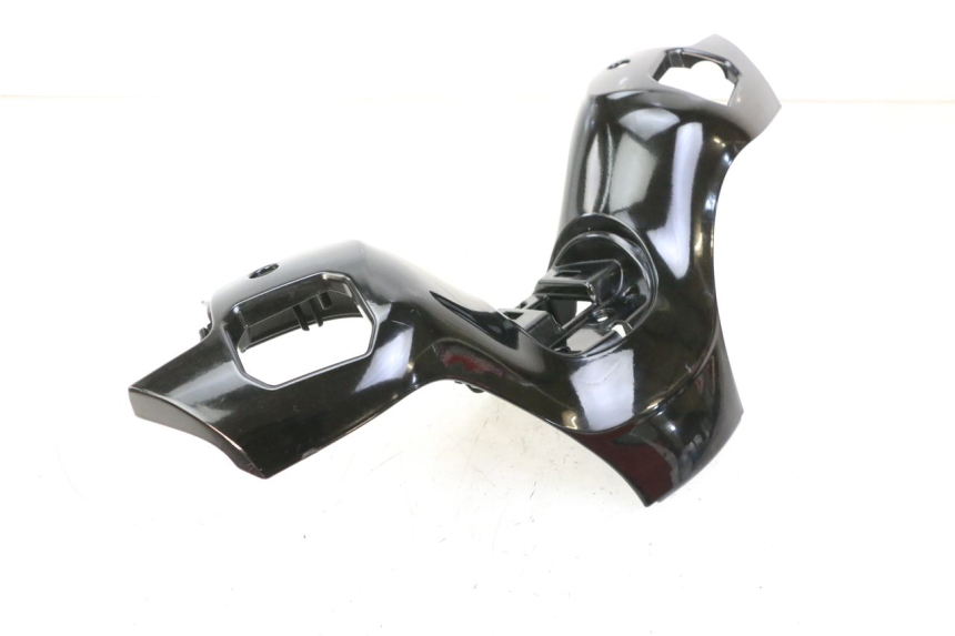 photo de COUVRE GUIDON AVANT PIAGGIO MP3 500 (2014 - 2017) - État de surface