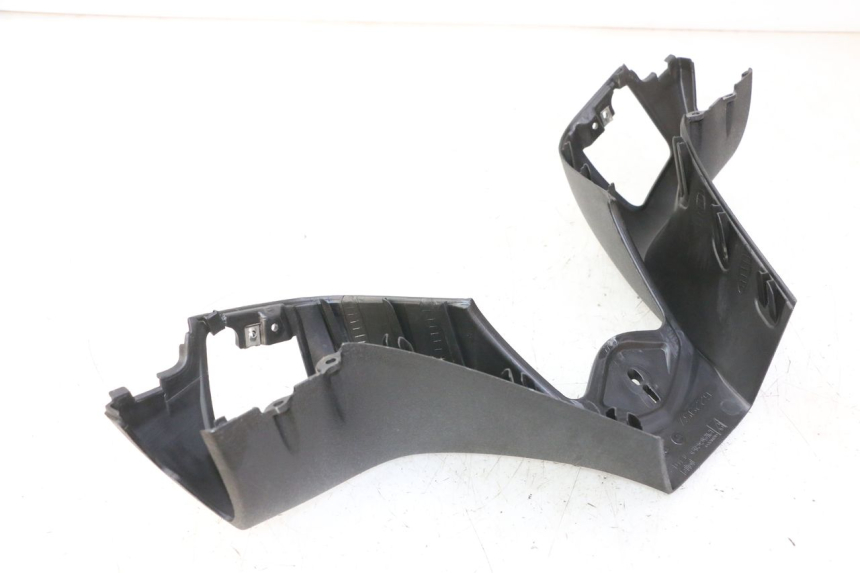 photo de COUVRE GUIDON AVANT PIAGGIO MP3 125 (2006 - 2014) - Points de fixation