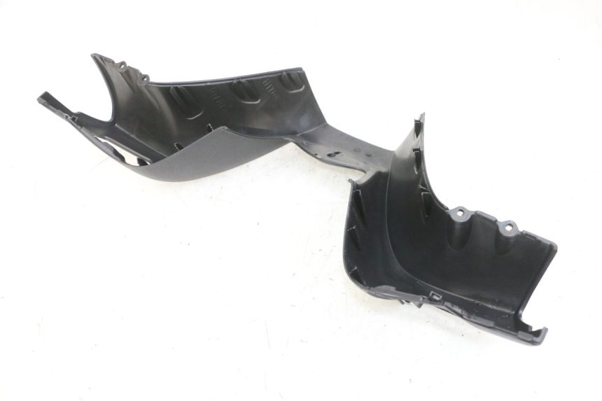 photo de COUVRE GUIDON AVANT PIAGGIO MP3 RL 250 (2006 - 2010) - Autre angle de vue