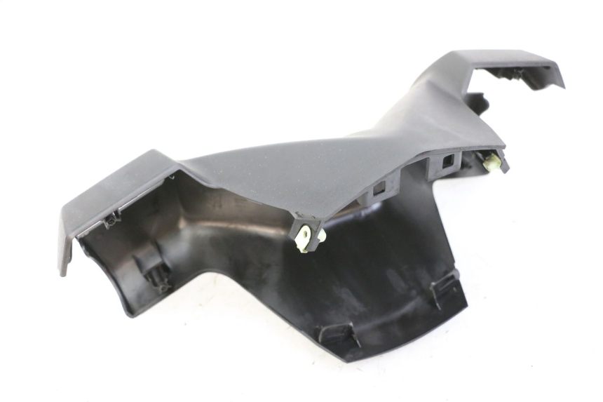 photo de COUVRE GUIDON AVANT PEUGEOT CITYSTAR 125 (2011 - 2017) - Gros plan technique