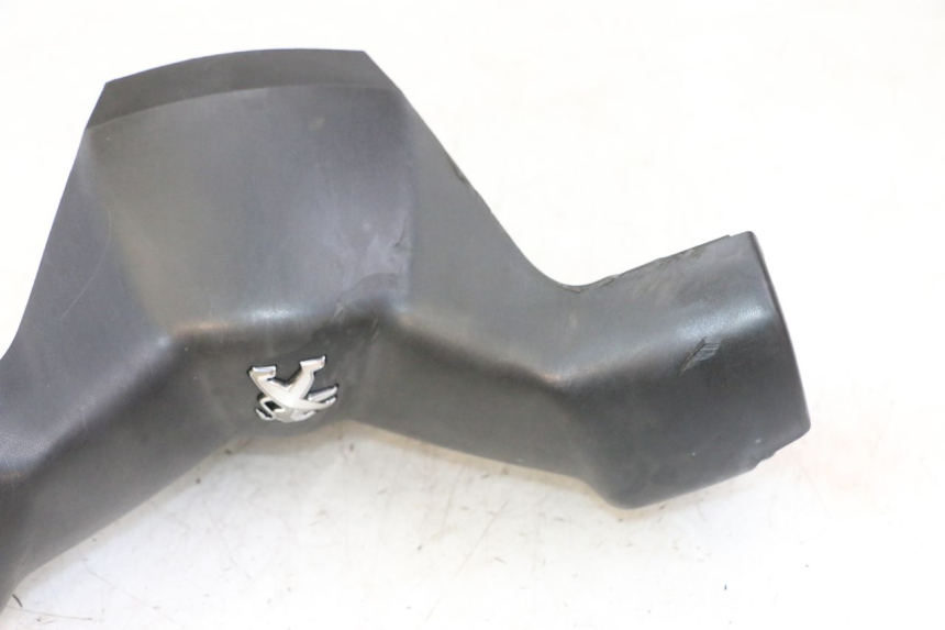 photo de COUVRE GUIDON AVANT PEUGEOT CITYSTAR 2T 50 (2018 - 2021) - Détail de la pièce