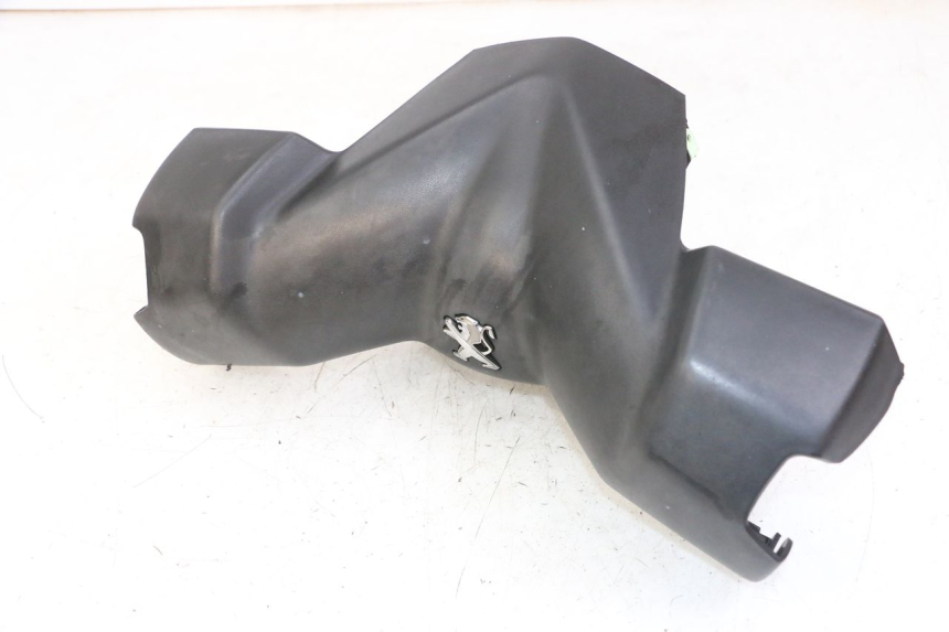 photo de COUVRE GUIDON AVANT PEUGEOT CITYSTAR 2T 50 (2018 - 2021) - Gros plan technique