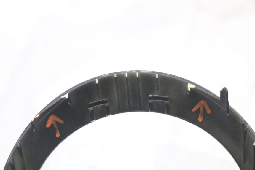 photo de COUVRE GUIDON AVANT PEUGEOT DJANGO 125 (2014 - 2017) - État de surface