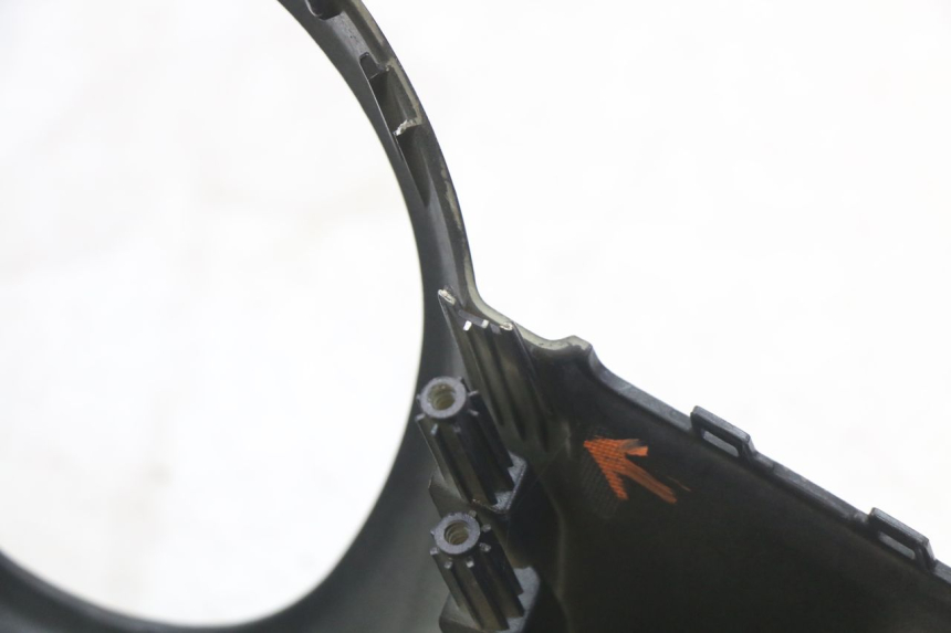 photo de COUVRE GUIDON AVANT PEUGEOT DJANGO 125 (2014 - 2017) - Marquages et références