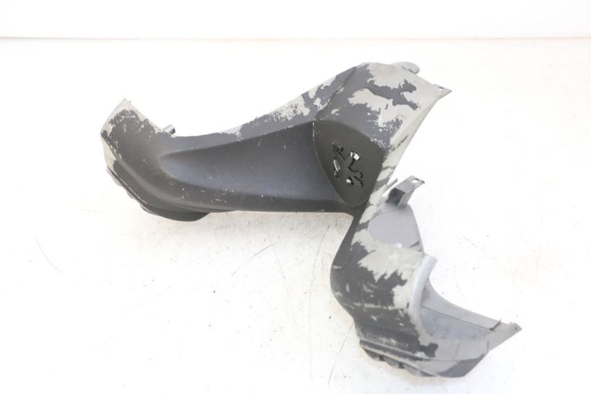 photo de COUVRE GUIDON AVANT PEUGEOT ELYSTAR 50 (2002 - 2014) - Points de fixation