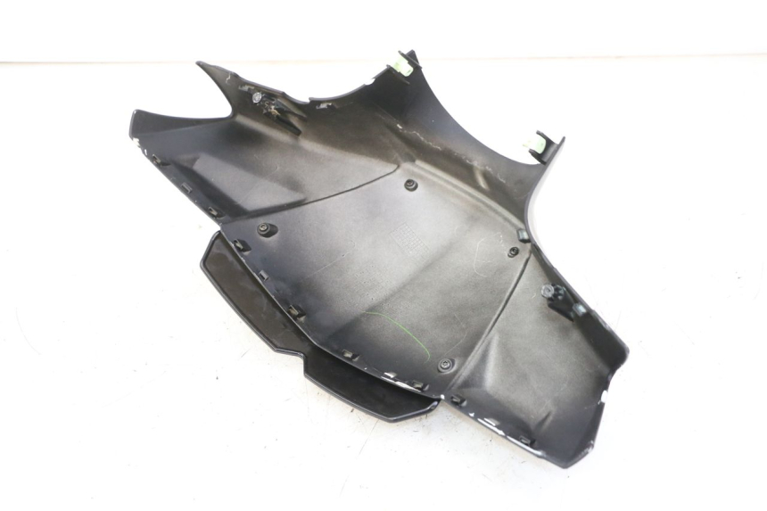 photo de COUVRE GUIDON AVANT PEUGEOT KISBEE 4T 50 (2018 - 2022) - Détail de la pièce