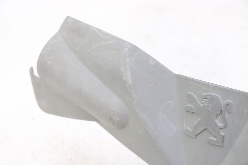 photo de COUVRE GUIDON AVANT PEUGEOT LUDIX ONE 50 (2005 - 2008) - Détail de la pièce