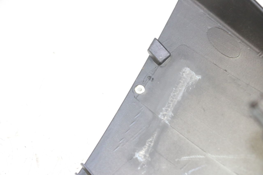 photo de COUVRE GUIDON AVANT PEUGEOT VIVACITY 125 (2010 - 2017) - Zoom état d’usage