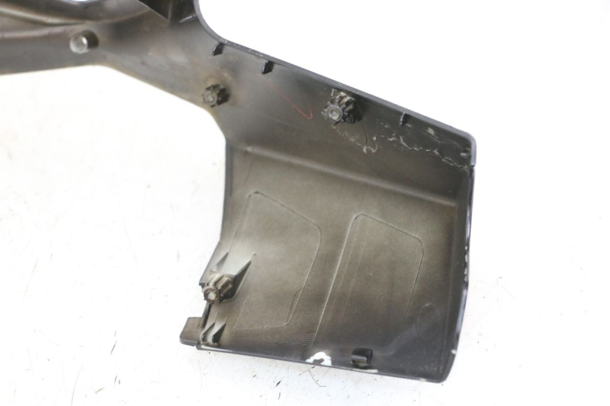 photo de COUVRE GUIDON AVANT PEUGEOT VIVACITY 125 (2010 - 2017) - Vue d’ensemble