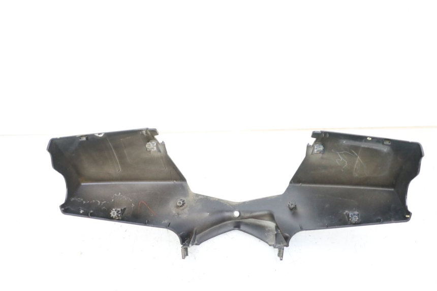 photo de COUVRE GUIDON AVANT PEUGEOT VIVACITY 125 (2010 - 2017) - Points de fixation