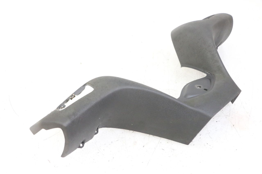 photo de COUVRE GUIDON AVANT PIAGGIO MP3 125 (2006 - 2014) - Vue d’ensemble