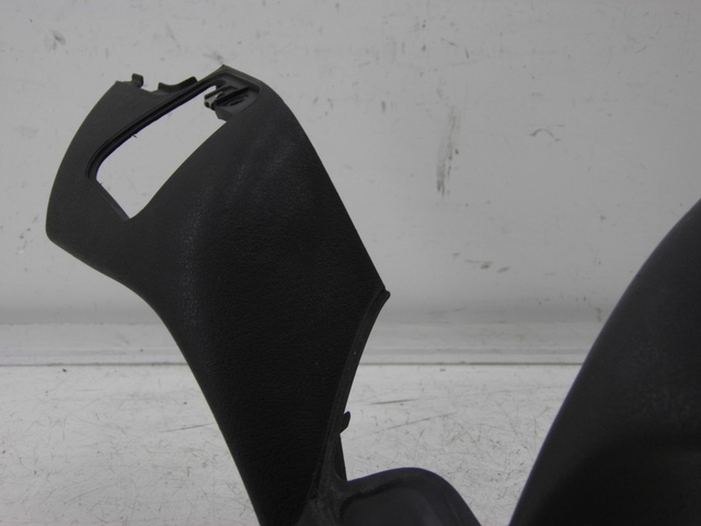 photo de COUVRE GUIDON AVANT PIAGGIO MP3 RL 125 (2008 - 2009) - Vue d’ensemble