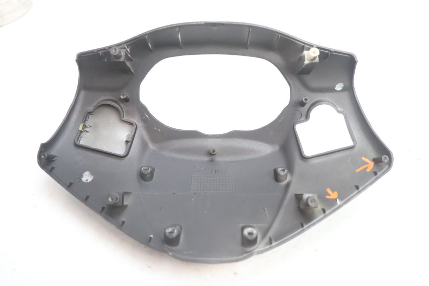 photo de COUVRE GUIDON AVANT KEEWAY RY6 2T 50 (2011 - 2019) - Gros plan technique