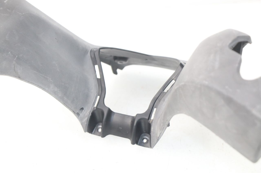 photo de COUVRE GUIDON AVANT DAELIM S3 125 (2010 - 2017) - Détail de la pièce