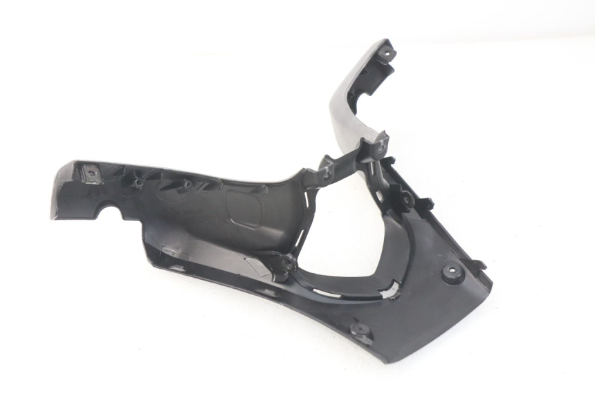 photo de COUVRE GUIDON AVANT DAELIM S3 125 (2010 - 2017) - Autre angle de vue