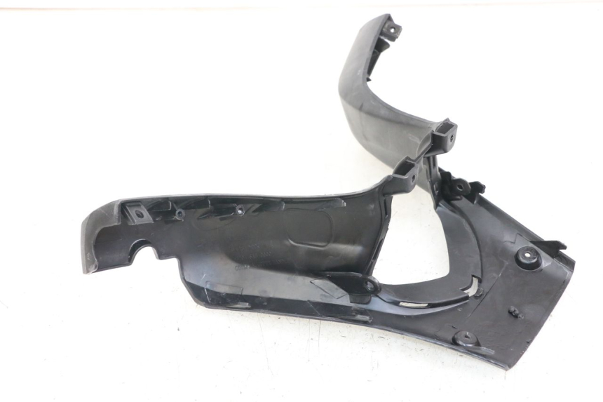 photo de COUVRE GUIDON AVANT DAELIM S3 125 (2010 - 2017) - Autre angle de vue