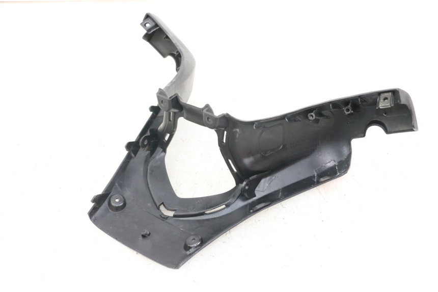 photo de COUVRE GUIDON AVANT DAELIM S3 125 (2010 - 2017) - Gros plan technique