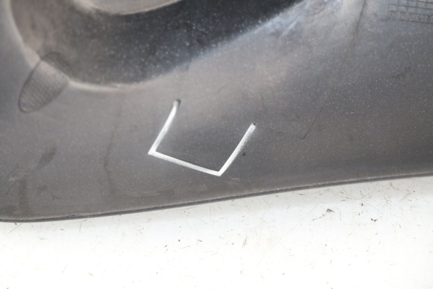 photo de COUVRE GUIDON AVANT PEUGEOT SATELIS 300 (2012 - 2015) - Gros plan technique