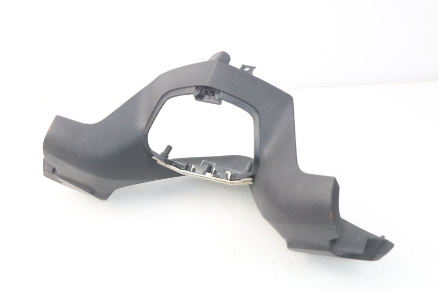 photo de COUVRE GUIDON AVANT PEUGEOT SATELIS 300 (2012 - 2015) - Points de fixation