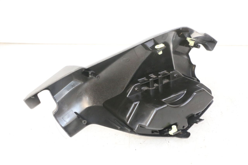 photo de COUVRE GUIDON AVANT PEUGEOT SATELIS 125 (2013 - 2018) - Zoom état d’usage