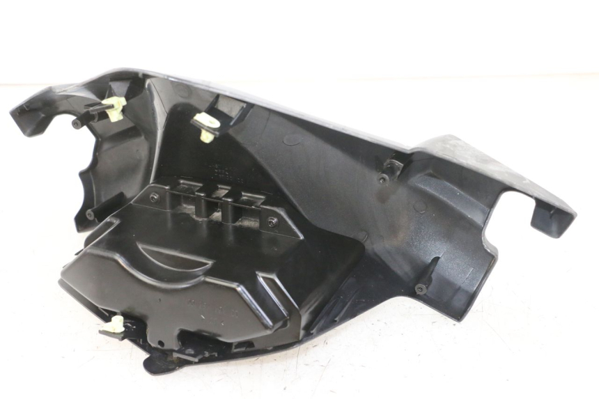 photo de COUVRE GUIDON AVANT PEUGEOT SATELIS 125 (2013 - 2018) - Autre angle de vue