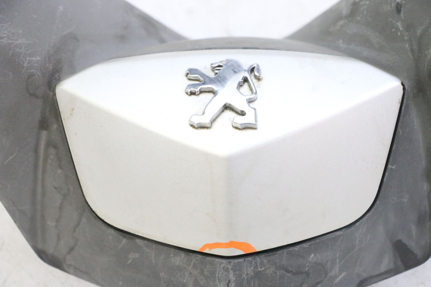 photo de COUVRE GUIDON AVANT PEUGEOT SATELIS 125 (2013 - 2018) - Points de fixation