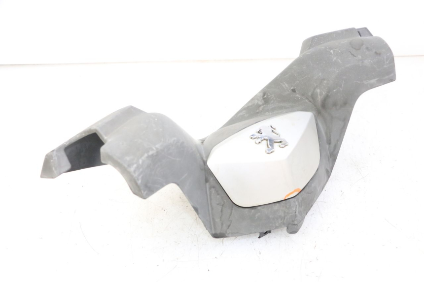 photo de COUVRE GUIDON AVANT PEUGEOT SATELIS 125 (2013 - 2018) - État de surface