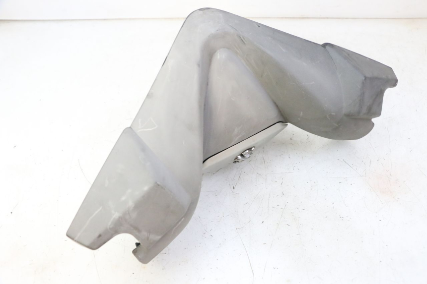 photo de COUVRE GUIDON AVANT PEUGEOT SATELIS 125 (2010 - 2012) - Détail de la pièce