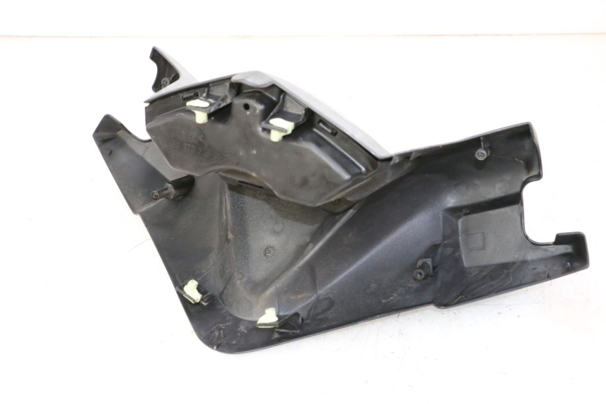 photo de COUVRE GUIDON AVANT PEUGEOT SATELIS 125 (2010 - 2012) - Marquages et références