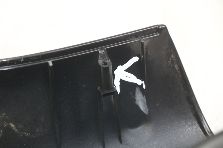 photo de COUVRE GUIDON AVANT APRILIA SCARABEO 100 (2003 - 2012) - Points de fixation