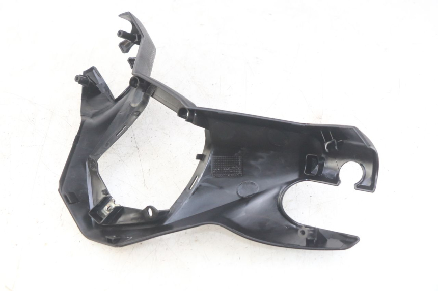 photo de COUVRE GUIDON AVANT MBK SKYCRUISER 125 (2010 - 2013) - Détail de la pièce