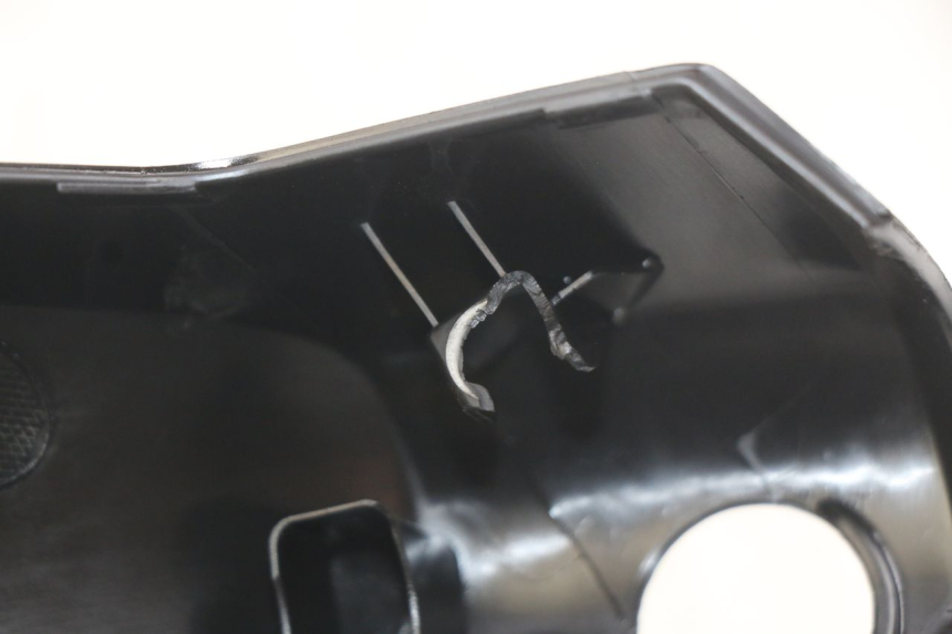 photo de COUVRE GUIDON AVANT MBK SKYCRUISER 125 (2010 - 2013) - Autre angle de vue