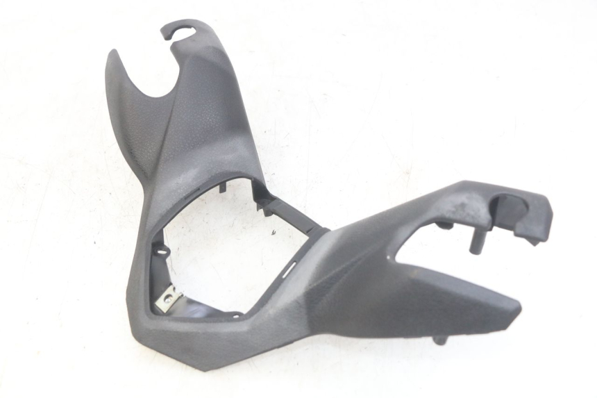 photo de COUVRE GUIDON AVANT MBK SKYCRUISER 125 (2010 - 2013) - Points de fixation