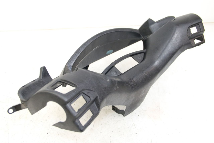 photo de COUVRE GUIDON AVANT MBK SKYCRUISER 125 (2006 - 2009) - Détail de la pièce