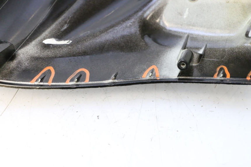 photo de COUVRE GUIDON AVANT PEUGEOT SPEEDFIGHT 2 AC 50 (2000 - 2009) - Marquages et références