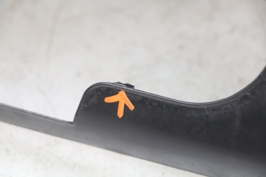 photo de COUVRE GUIDON AVANT PEUGEOT SPEEDFIGHT LC 50 (1996 - 2002) - Pièce contrôlée