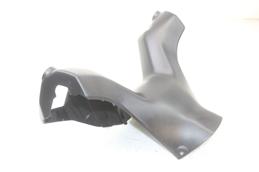 photo de COUVRE GUIDON AVANT SUZUKI BURGMAN 125 (2018 - 2021) - Gros plan technique