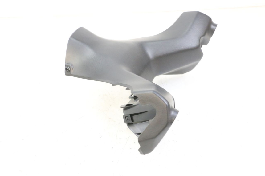 photo de COUVRE GUIDON AVANT SUZUKI BURGMAN 125 (2018 - 2021) - Autre angle de vue