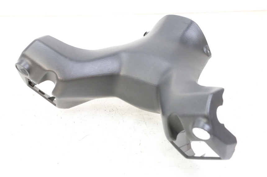 photo de COUVRE GUIDON AVANT SUZUKI BURGMAN 125 (2018 - 2021) - Gros plan technique