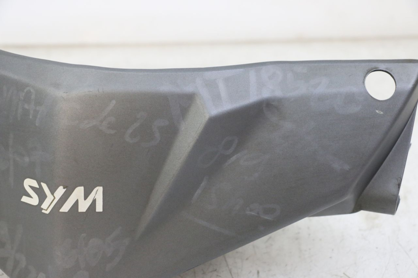 photo de COUVRE GUIDON AVANT SYM ORBIT 2 4T 50 (2008 - 2017) - Points de fixation