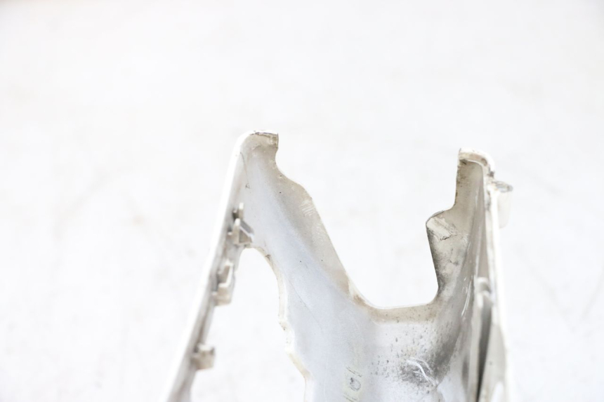 photo de COUVRE GUIDON AVANT PIAGGIO VESPA GTS SUPER IE 125 (2009 - 2016) - Détail de la pièce