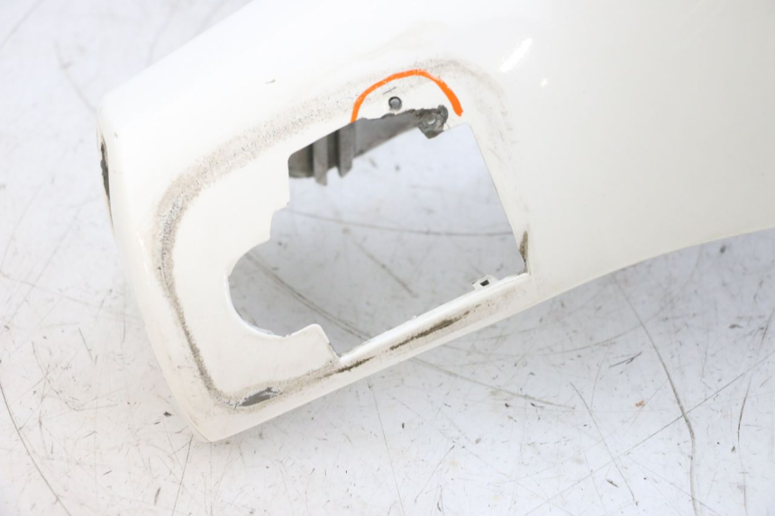 photo de COUVRE GUIDON AVANT PIAGGIO VESPA GTS SUPER IE 125 (2009 - 2016) - Photo complémentaire