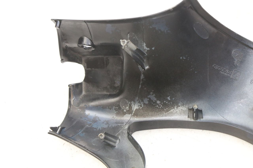 photo de COUVRE GUIDON AVANT PIAGGIO VESPA PRIMAVERA 2T 50 (2013 - 2018) - Autre angle de vue