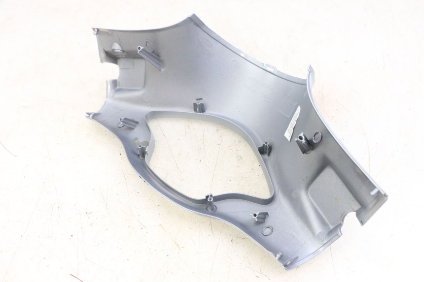 photo de COUVRE GUIDON AVANT PIAGGIO VESPA PRIMAVERA 4T 50 (2021 - 2024) - Points de fixation