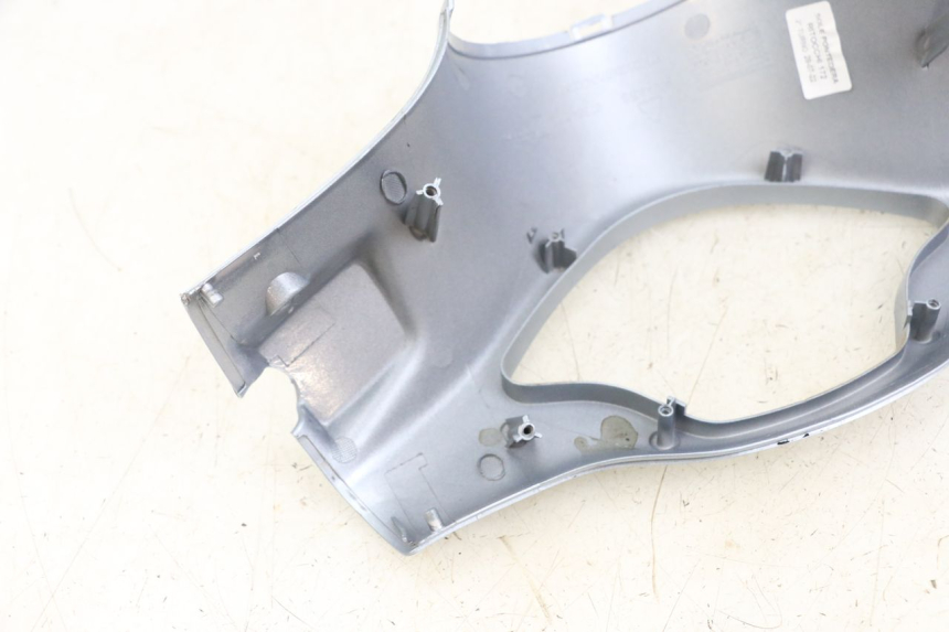 photo de COUVRE GUIDON AVANT PIAGGIO VESPA PRIMAVERA 4T 50 (2021 - 2024) - État de surface