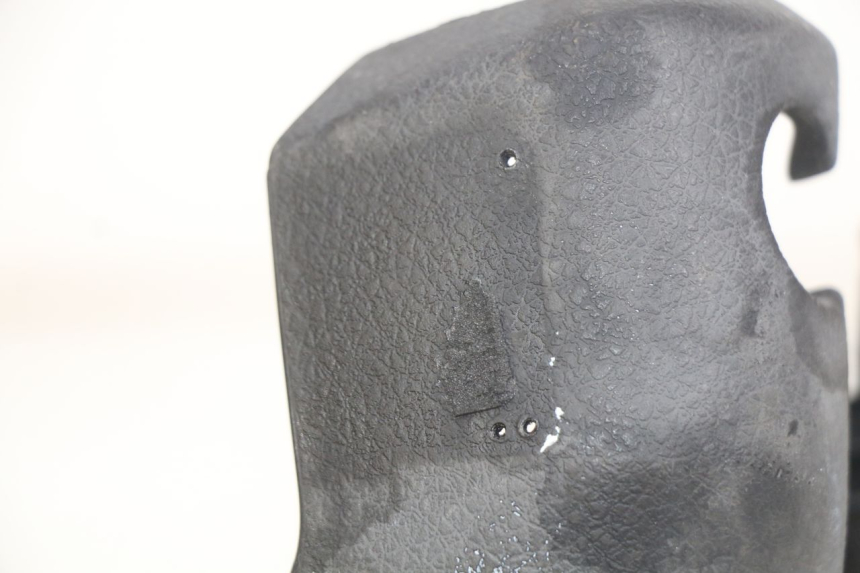 photo de COUVRE GUIDON AVANT YAMAHA X-MAX XMAX 125 (2010 - 2013) - Détail de la pièce