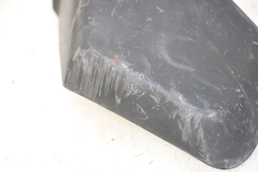 photo de COUVRE GUIDON AVANT YAMAHA XMAX X-MAX 125 (2006 - 2009) - Autre angle de vue